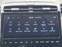 Hyundai Tucson 1.6 T-GDI PHEV 265pk Premium Sky 4WD / 100% Dealer onderhouden / Trekgewicht 1.350 kg / Elektrisch Glazen schuif- en kanteldak / Elektrische achterklep / Camera 360° / Apple Carplay & Android Auto / Stuur- en stoelverwarming voor en achter / Stoelverkoeling / Krell Soundsystem / Adaptieve Cruise Control / Parkeersensoren voor en achter / Keyless Entry / Ski-luik