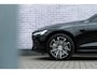 Volvo V60 T6 AWD 350 pk Plug-in hybrid Essential | Op voorraad | Moritz Leder Charcoal | 18" Diamond Black velgen | Verw.stoelen V+A | Park Assist V+A