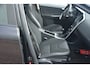 Volvo XC60 2.0 D3 Momentum 5 cilinder onderhoudshistorie aanwezig laatste beurt bij 136000km met oa navigatie pdc achter cruise control city safety