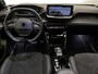 Peugeot e-2008 EV GT First Edition 54 kWh 156 pk | Navigatie | Achteruitrijcamera | Accu 97% | Parkeersensoren Voor en Achter | Alcantara Bekleding | Verwarmde Sportstoelen met Massagefunctie | LED Koplampen | Keyless Start | 17" Lichtmetalen Velgen | Apple Carplay/Android Auto |