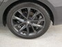 SEAT Leon ST 1.5 TSI 150pk Automaat FR Ultimate Edition Black | Panoramadak | CarPlay | Camera | PDC | 18" | Leder / Alcantara