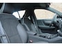 Volvo XC40 Recharge Twin Plus | Interieur voorverwarm installatie | 19'' lichtmetalen velgen | Verwarmbaar stuurwiel | Verwarmbare voorstoelen | Sfeerverlichting | Extra getint glas achter | Semi-Elektrische trekhaak |  Achteruitrijcamera