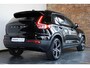 Volvo XC40 T2 Automaat R-Design Parkeer Camera| Park Assist voor en Achter| 19"Lichtmetalen Velgen| Verwarmbare Voorstoelen| Verwarmbaar Stuurwiel.