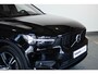 Volvo XC40 T2 Automaat R-Design Parkeer Camera| Park Assist voor en Achter| 19"Lichtmetalen Velgen| Verwarmbare Voorstoelen| Verwarmbaar Stuurwiel.