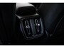Volvo XC40 T2 Automaat R-Design Parkeer Camera| Park Assist voor en Achter| 19"Lichtmetalen Velgen| Verwarmbare Voorstoelen| Verwarmbaar Stuurwiel.