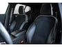 Volvo XC40 T2 Automaat R-Design Parkeer Camera| Park Assist voor en Achter| 19"Lichtmetalen Velgen| Verwarmbare Voorstoelen| Verwarmbaar Stuurwiel.