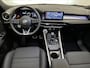 Alfa Romeo Tonale SUV Veloce Hybrid 280 pk Automaat | Navigatie | Panoramadak | Rondomzicht Camera | Lederen Bekleding | Voorstoelen Verwarmd | Verwarmd Lederen Sportstuur | Elektrische Achterklep met Sensor | Matrix LED Koplampen | Dodehoek Detectie | Adaptieve Cruise Control | 20" Lichtmetalen Velgen | Apple Carplay/Android Auto |