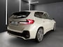 BMW iX1 xDrive30 (67 kWh) M-SPORT ** LED, BRUIN LEDER, PANORAMA, TREKH, ACC, H&K SOUND, 20-inch LMV ** 26k onder NP - EX BMW-AG ** ** INFORMEER OOK NAAR ONZE AANTREKKELIJKE FINANCIAL-LEASE TARIEVEN **