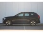 Volvo XC60 T6 350PK AUT8 Recharge AWD Plus Dark | 360 Graden Camera | Trekhaak | Parkeersensoren | Verwarmbare Voor- En Achterstoelen | Apple Carplay/Android Auto | Navigatiesysteem | Panorama Dak | Electronic Climate Control | Draadloze Telefoonlader | Rijstrooksensor Met Correctie | Verwarmbaar Stuurwiel | Keyless Entry