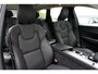 Volvo XC60 T6 350PK AUT8 Recharge AWD Plus Dark | 360 Graden Camera | Trekhaak | Parkeersensoren | Verwarmbare Voor- En Achterstoelen | Apple Carplay/Android Auto | Navigatiesysteem | Panorama Dak | Electronic Climate Control | Draadloze Telefoonlader | Rijstrooksensor Met Correctie | Verwarmbaar Stuurwiel | Keyless Entry