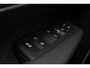Volvo EX40 Single Motor Core 70 kWh - Parkeercamera achter - Parkeersensoren voor & achter - Luxe lederen bekleding - Cruise control - Zwart Dak - Apple Carplay - Elektr. inklapbare trekhaak - 21' LMV - Fiscale waarde € 48.800,-