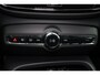 Volvo EX40 Single Motor Core 70 kWh - Parkeercamera achter - Parkeersensoren voor & achter - Luxe lederen bekleding - Cruise control - Zwart Dak - Apple Carplay - Elektr. inklapbare trekhaak - 21' LMV - Fiscale waarde € 48.800,-