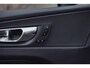 Volvo XC60 2.0 T6 Plug-in hybrid AWD Plus Dark Panoramadak | Verwarmbare voorstoelen + Stuurwiel | 360 Graden Parkeercamera | Google Infotainment