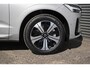 Volvo XC60 2.0 T6 Plug-in hybrid AWD Plus Dark Panoramadak | Verwarmbare voorstoelen + Stuurwiel | 360 Graden Parkeercamera | Google Infotainment