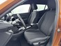 Peugeot e-2008 SUV Style 50 kWh 136 pk | ACCU 100% | Fase 3 | Navigatie | Camera | Led