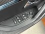 Peugeot e-2008 SUV Style 50 kWh 136 pk | ACCU 100% | Fase 3 | Navigatie | Camera | Led