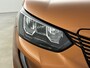 Peugeot e-2008 SUV Style 50 kWh 136 pk | ACCU 100% | Fase 3 | Navigatie | Camera | Led
