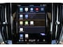Volvo V60 B3 Essential Edition - IntelliSafe Assist & Surround - Parkeercamera achter - Verwarmde voorstoelen, stuur & achterbank - Parkeersensoren voor & achter - Draadloze tel. lader - Elektr. inklapbare trekhaak - 18' LMV
