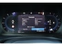 Volvo V60 B3 Essential Edition - IntelliSafe Assist & Surround - Parkeercamera achter - Verwarmde voorstoelen, stuur & achterbank - Parkeersensoren voor & achter - Draadloze tel. lader - Elektr. inklapbare trekhaak - 18' LMV