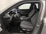 Peugeot 2008 SUV Allure Hybrid 136 pk Automaat | Navigatie | Achteruitrijcamera | Parkeersensoren Voor en Achter | LED Koplampen | Keyless Start | Lederen Stuurwiel | Dodehoek Detectie | Climate Control | Cruise Control | 17" Lichtmetalen Velgen | Apple Carplay/Android Auto |