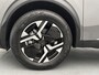 Peugeot 2008 SUV Allure Hybrid 136 pk Automaat | Navigatie | Achteruitrijcamera | Parkeersensoren Voor en Achter | LED Koplampen | Keyless Start | Lederen Stuurwiel | Dodehoek Detectie | Climate Control | Cruise Control | 17" Lichtmetalen Velgen | Apple Carplay/Android Auto |