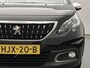 Peugeot 2008 SUV Crossway 110 pk Automaat | Navigatie | Panoramadak | Achteruitrijcamera | Parkeersensoren Achter | Alcantara Bekleding | Sportstoelen | LED Dagrijverlichting | Climate Control | Cruise Control | 17" Lichtmetalen Velgen | Apple Carplay/Android Auto |