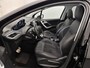 Peugeot 2008 SUV Crossway 110 pk Automaat | Navigatie | Panoramadak | Achteruitrijcamera | Parkeersensoren Achter | Alcantara Bekleding | Sportstoelen | LED Dagrijverlichting | Climate Control | Cruise Control | 17" Lichtmetalen Velgen | Apple Carplay/Android Auto |
