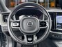 Volvo XC60 B4 R-Design | 19" | Adaptieve cruise | BLIS | Parkeercamera | Stoel/stuurverwarming | Elektr. verst. best. stoel | Keyles