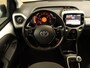 Toyota Aygo 1.0 VVT-i x-play - ORIGINEEL NEDERLANDSE AUTO - VOLLEDIG ONDERHOUDEN - AIRCO - ACHTERUITRIJCAMERA - ELEKTRISCHE RAMEN VOOR - MISTLAMPEN VOOR