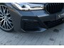 BMW 5-Serie 520i LCI M-sport ACC Head-up Laser Schuifdak Ambient Memory Comfort Trekhaak