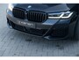 BMW 5-Serie 520i LCI M-sport ACC Head-up Laser Schuifdak Ambient Memory Comfort Trekhaak
