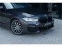 BMW 5-Serie 520i LCI M-sport ACC Head-up Laser Schuifdak Ambient Memory Comfort Trekhaak