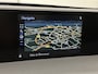 Lexus UX 250h Luxury Line | Leder | Stoelverwarming | Apple CarPlay / Android Auto |