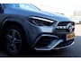 Mercedes-Benz GLA 250 e AMG Line*MB Fabrieksgarant.*BTW*Facelift*Camera/Keyless Entry+Go/Stoelverw./Stuurverw./Carbon/Sfeerverl./Standkachel/Elek. Klep/LED/Parkeersens.V+A/19 inch LM*