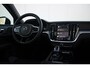 Volvo V60 T6 Plug-in hybrid AWD Plus Dark | Semi elektrische trekhaak | Panorama dak | Premium audio by Harman Kardon | Verwarmbare voorstoelen, achterbank en stuurwiel | Rondomzicht camera | Verwarmbare voorruit | Apple carplay/Android auto |