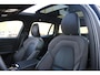 Volvo V60 T6 Plug-in hybrid AWD Plus Dark | Semi elektrische trekhaak | Panorama dak | Premium audio by Harman Kardon | Verwarmbare voorstoelen, achterbank en stuurwiel | Rondomzicht camera | Verwarmbare voorruit | Apple carplay/Android auto |