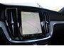 Volvo V60 T6 350PK Plug-in hybrid AWD Plus Dark | 360 camera | Stoel&Stuurverwarming | Verwarmbare 2e Zitrij | Premium Harman/Kardon Audio | Sportstoelen | Schuif-/Kanteldak | Power Seats incl. Memory | Semi Elektr. Trekhaak |