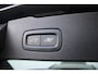 Volvo V60 T6 Plug-in hybrid AWD Plus Dark | Semi elektrische trekhaak | Panorama dak | Premium audio by Harman Kardon | Verwarmbare voorstoelen, achterbank en stuurwiel | Rondomzicht camera | Verwarmbare voorruit | Apple carplay/Android auto |