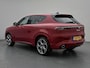 Alfa Romeo Tonale SUV Tributo Italiano Hybrid 280 pk Automaat | Navigatie | Elektrisch Glazen Panoramadak | Rondomzicht Camera | Lederen Bekleding | Voorstoelen Verwarmd | Matrix LED Koplampen | Elektrische Achterklep met Sensor | Dodehoek Detectie | 20" Lichtmetalen Velgen | Apple Carplay/Android Auto |