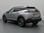 Peugeot 2008 SUV Allure 100 pk | Navigatie via Apple Carplay/Android Auto | Parkeersensoren Voor en Achter | Voorstoelen Verwarmd | LED Koplampen | Lederen Stuurwiel | Climate Control | Cruise Control | 17" Lichtmetalen Velgen |