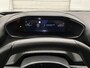 Peugeot 2008 SUV Allure 100 pk | Navigatie via Apple Carplay/Android Auto | Parkeersensoren Voor en Achter | Voorstoelen Verwarmd | LED Koplampen | Lederen Stuurwiel | Climate Control | Cruise Control | 17" Lichtmetalen Velgen |