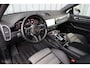 Porsche Cayenne Coupé 3.0 E-Hybrid Aut8 | 463PK | Sport-design | Achterasbesturing | Luchtvering | Matrix-led | Bose | Sport-chrono | Sfeerverlichting | Memory | 2022.