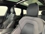 Volvo XC60 Recharge T6 AWD R-Design | Achteruitrijcamera | Apple Carplay/Android Auto | Cruise control adaptief | Panoramadak | Voorverwarmingsinstallatie |