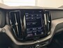 Volvo XC60 Recharge T6 AWD R-Design | Achteruitrijcamera | Apple Carplay/Android Auto | Cruise control adaptief | Panoramadak | Voorverwarmingsinstallatie |