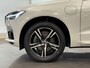 Volvo XC60 Recharge T6 AWD R-Design | Achteruitrijcamera | Apple Carplay/Android Auto | Cruise control adaptief | Panoramadak | Voorverwarmingsinstallatie |