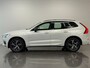 Volvo XC60 Recharge T6 AWD R-Design | Achteruitrijcamera | Apple Carplay/Android Auto | Cruise control adaptief | Panoramadak | Voorverwarmingsinstallatie |