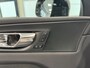Volvo XC60 Recharge T6 AWD R-Design | Achteruitrijcamera | Apple Carplay/Android Auto | Cruise control adaptief | Panoramadak | Voorverwarmingsinstallatie |
