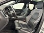 Volvo XC60 Recharge T6 AWD R-Design | Achteruitrijcamera | Apple Carplay/Android Auto | Cruise control adaptief | Panoramadak | Voorverwarmingsinstallatie |