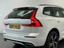 Volvo XC60 Recharge T6 AWD R-Design | Achteruitrijcamera | Apple Carplay/Android Auto | Cruise control adaptief | Panoramadak | Voorverwarmingsinstallatie |