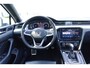 Volkswagen Passat Variant 2.0 TSI Elegance Business R | Dynaudio | Camera | Panoramadak | Adaptieve cruise control | Carplay | Stoelverwarming | Trekhaak | LED |